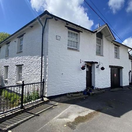 Mordor Lodge Braunton Bagian luar foto